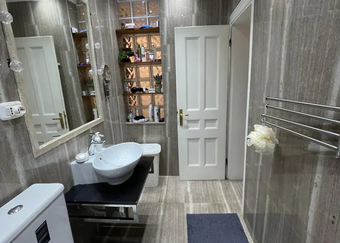 Apartment Lake Tirana ティラナ